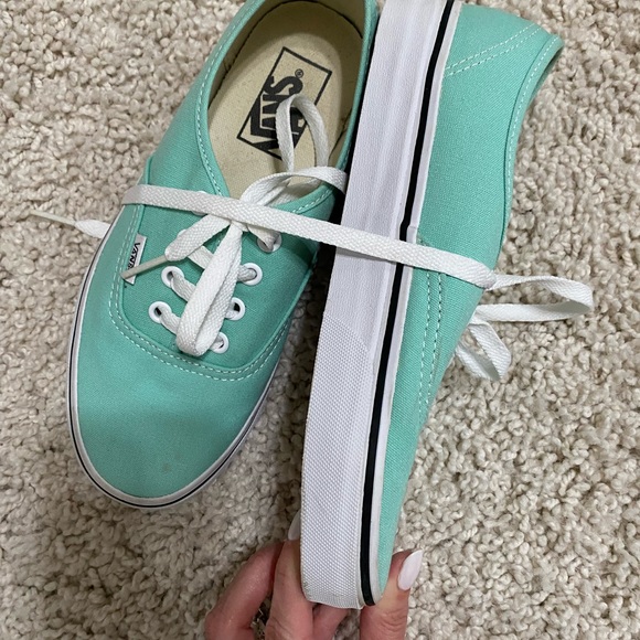 Vans - Picture 4 of 5